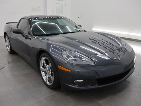 Used 2010 Chevrolet Corvette Coupe w/ 1LT RWD image 2