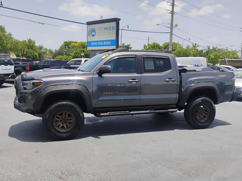 Used 2021 Toyota Tacoma SR5 RWD image 2