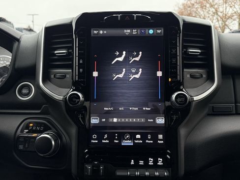 Used 2024 RAM 2500 Big Horn w/ Sport Appearance Package image 24