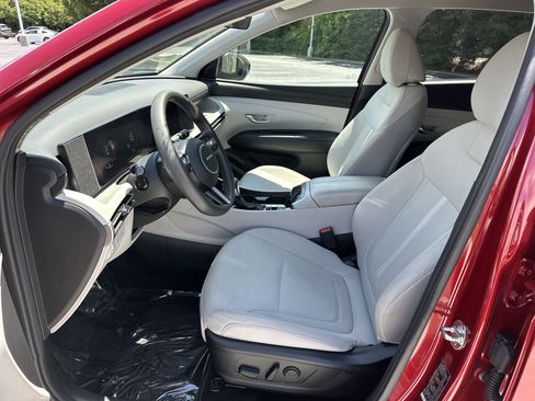 Used 2025 Hyundai Tucson SEL FWD image 16