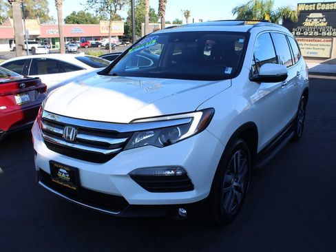 Used 2018 Honda Pilot Touring image 4