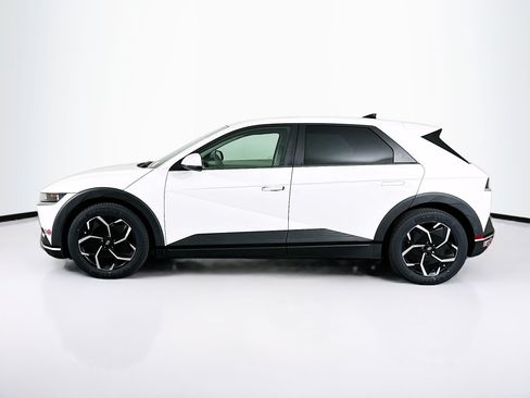 Used 2024 Hyundai Ioniq 5 SE RWD image 4