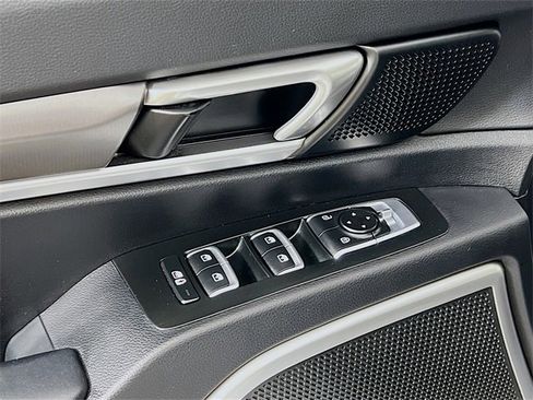 Used 2023 Kia Telluride S image 9