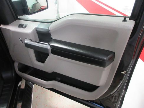 Used 2017 Ford F150 XLT w/ Equipment Group 301A Mid AWD/4WD image 20