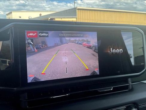 New 2025 Jeep Gladiator Mojave image 17