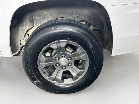 Used 2020 Chevrolet Suburban LT image 11