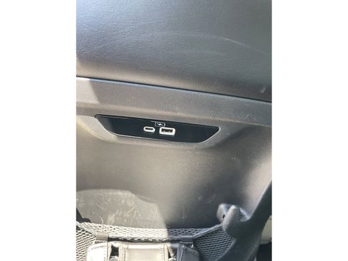 Used 2023 Chrysler Pacifica Touring-L image 13