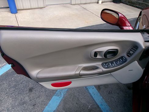 Used 2003 Chevrolet Corvette 50th Anniversary Edition w/ Preferred Equipment Group1 image 15