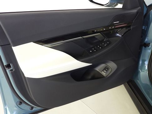 Certified 2024 BMW 530i w/ Premium Package RWD image 11