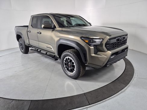 New 2026 Toyota Tacoma SR5 image 9