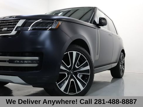 Used 2024 Land Rover Range Rover SE AWD/4WD image 3