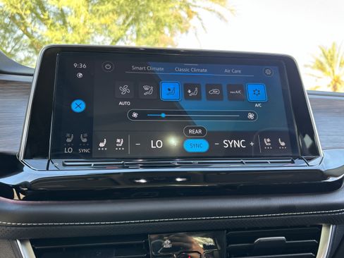 Certified 2025 Volkswagen Atlas SEL Premium R-Line image 23