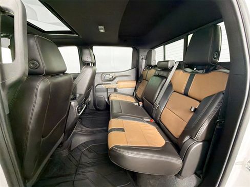 Used 2019 Chevrolet Silverado 1500 High Country image 23