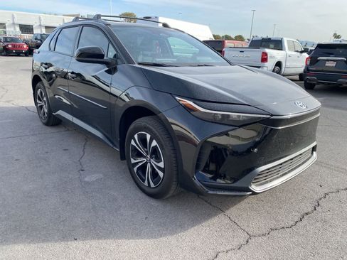 Used 2024 Toyota bZ4X XLE w/ Weather Package image 3