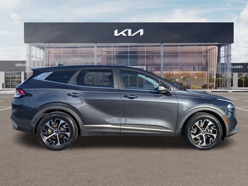 Certified 2023 Kia Sportage EX image 3
