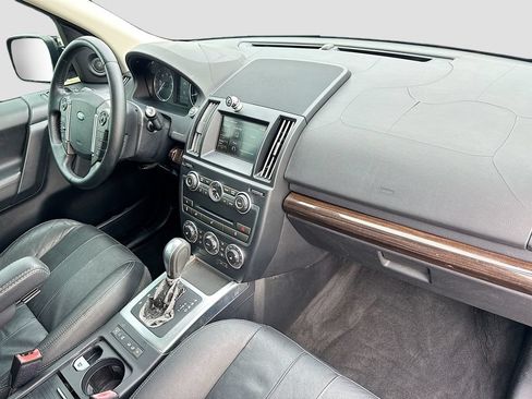 Used 2014 Land Rover LR2 AWD/4WD image 32