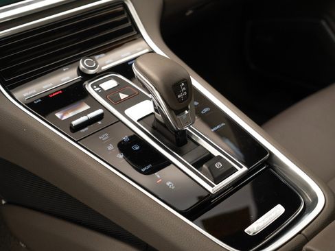 Certified 2023 Porsche Panamera 4 Platinum Edition image 26