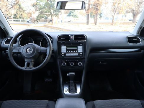 Used 2010 Volkswagen Jetta S image 16