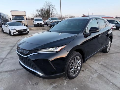 Used 2023 Toyota Venza XLE image 74