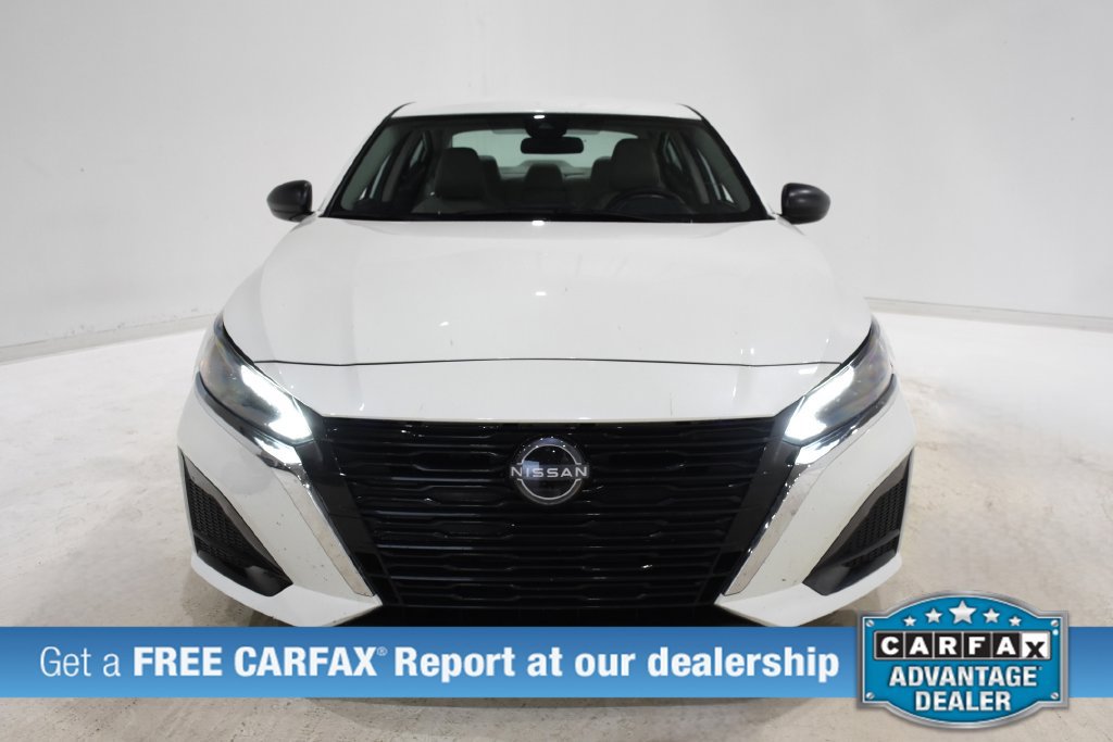 Used 2025 Nissan Altima 2.5 SV FWD image 2