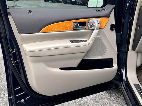 Used 2014 Lincoln MKX FWD w/ Equipment Group 102A image 17