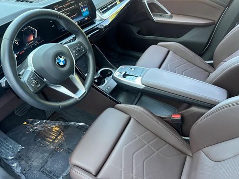 Used 2025 BMW X1 xDrive28i w/ Convenience Package AWD/4WD image 4