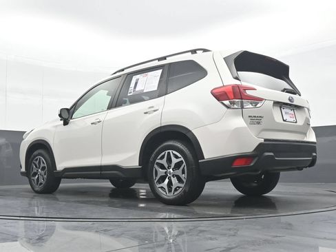 Used 2023 Subaru Forester Premium AWD/4WD image 29