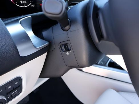 New 2026 Mercedes-Benz GLB 250 4MATIC image 34