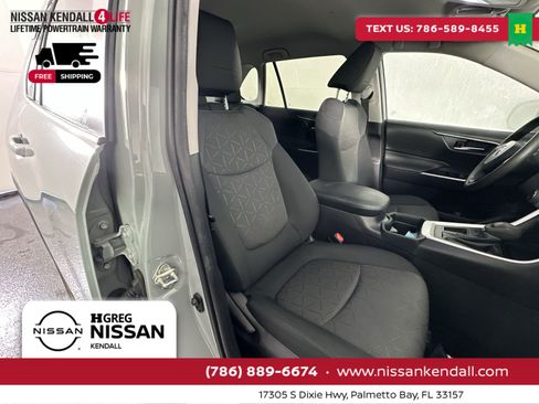 Used 2020 Toyota RAV4 XLE image 30