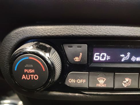 Used 2021 Nissan Kicks SR w/ SR Premium Package image 6