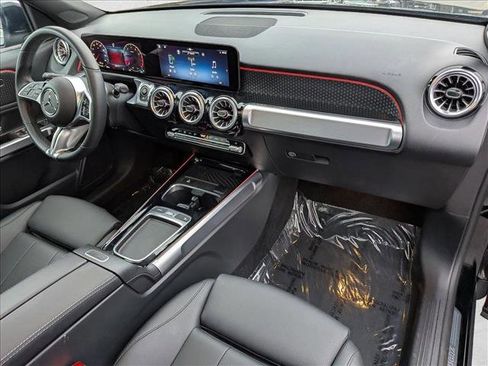 Certified 2025 Mercedes-Benz GLB 250 4MATIC image 23