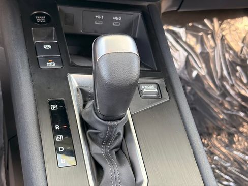 Used 2025 Nissan Kicks SV FWD image 27