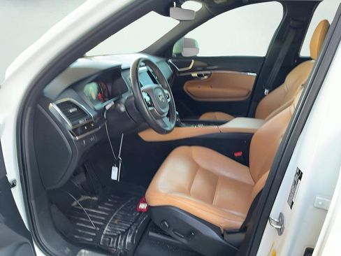 Used 2019 Volvo XC90 T6 Momentum w/ Advanced Package image 5