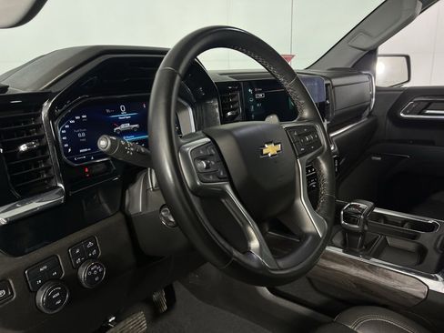 Used 2023 Chevrolet Silverado 1500 LTZ image 22