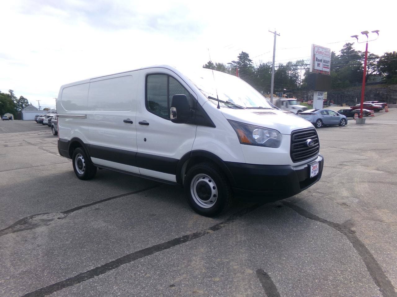 Used 2019 Ford Transit 150 130 Low Roof RWD image 19