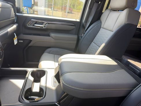 New 2026 Chevrolet Silverado 2500 ZR2 AWD/4WD image 24