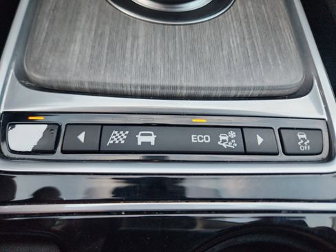 Used 2017 Jaguar F-PACE S image 32