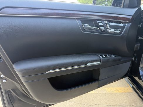 Used 2011 Mercedes-Benz S 550 image 25