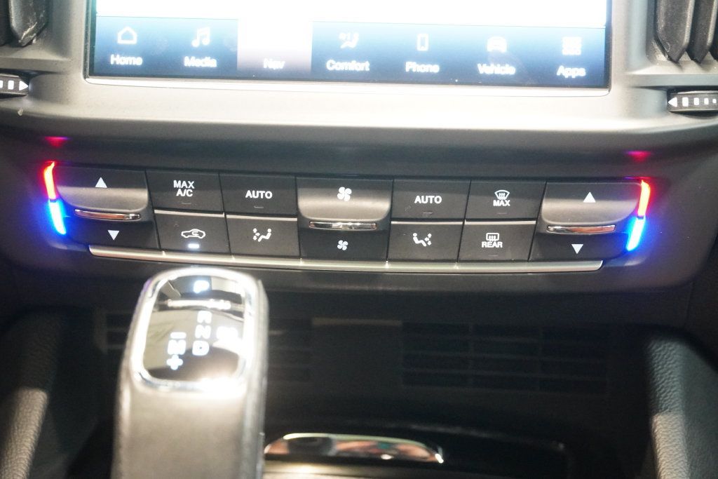 Used 2021 Maserati Levante AWD/4WD image 23