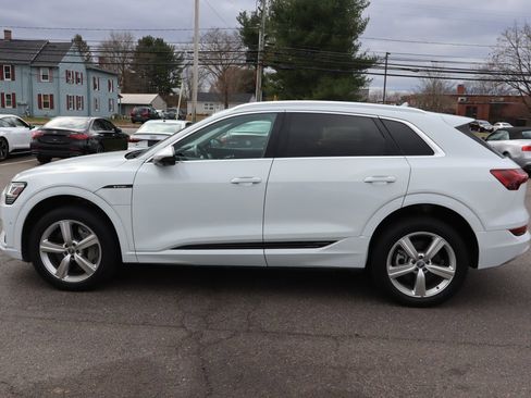 Used 2019 Audi e-tron Premium Plus w/ Cold Weather Package image 8