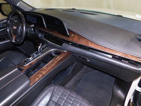 Used 2021 Cadillac Escalade ESV Sport Platinum w/ Heavy-Duty Trailer Package image 21