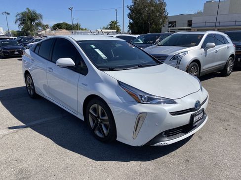 Used 2022 Toyota Prius Limited FWD image 6