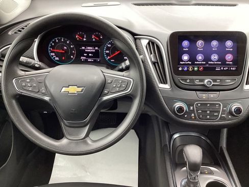 Used 2025 Chevrolet Malibu LT FWD image 18