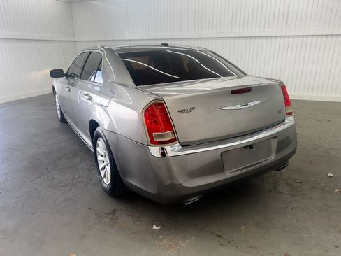 Used 2014 Chrysler 300 image 8