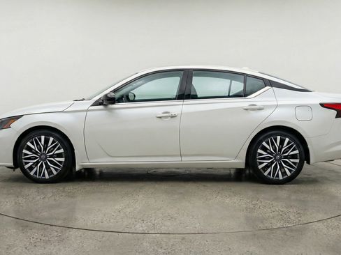Used 2025 Nissan Altima 2.5 SV image 5