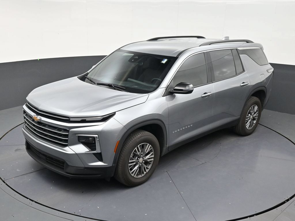 Used 2026 Chevrolet Traverse LT FWD image 11