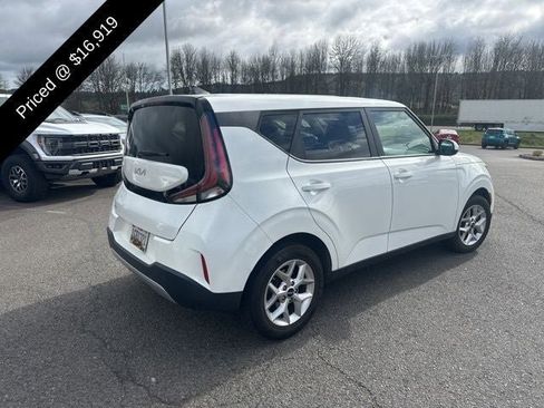 Used 2024 Kia Soul LX w/ Option Group 015 image 3