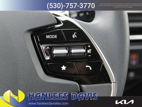 New 2026 Kia Niro LX image 29