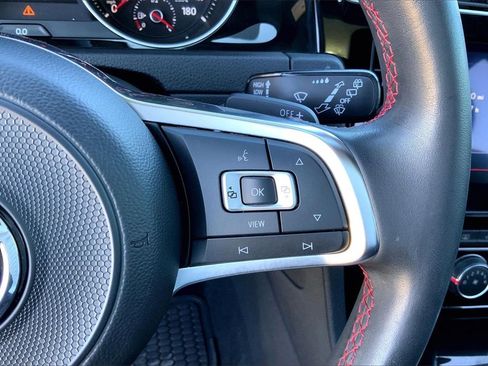Used 2020 Volkswagen GTI SE image 18