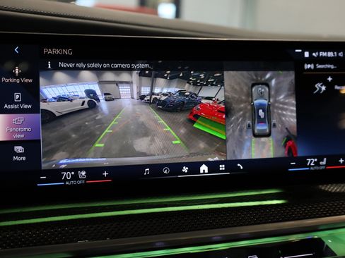 Used 2023 BMW 760i xDrive w/ Executive Package image 30